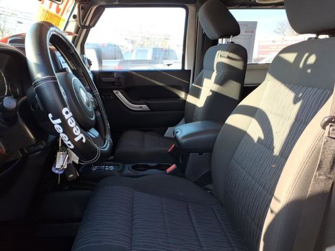 Used 2012 Jeep Wrangler Sahara w/ Dual Top Group image 12