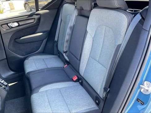 Used 2024 Volvo XC40 B5 Core AWD/4WD image 24