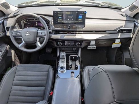 New 2026 Mitsubishi Outlander SE FWD image 13
