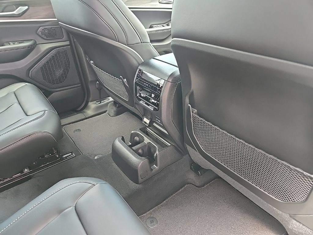 New 2026 Jeep Grand Cherokee L Limited w/ Limited Altitude Package AWD/4WD image 86