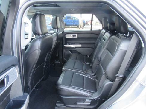 Used 2024 Ford Explorer XLT w/ Equipment Group 202A AWD/4WD image 20