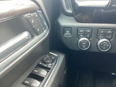 New 2026 GMC Sierra 2500 SLT w/ SLT Premium Package AWD/4WD image 32