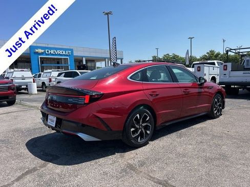 Used 2025 Hyundai Sonata SEL FWD image 3