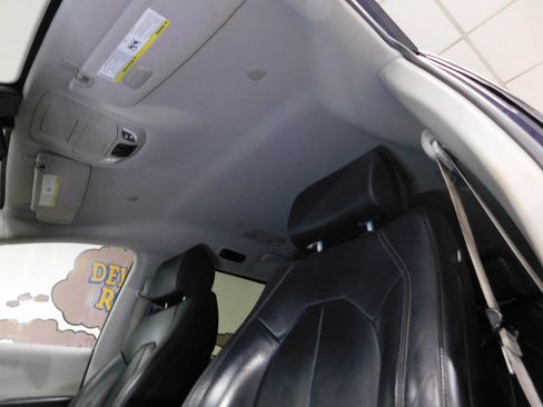 Used 2017 Chrysler Pacifica Touring-L image 37