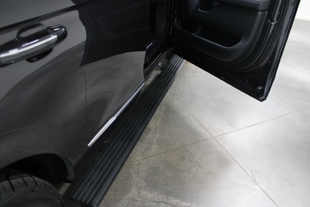 Used 2024 Lincoln Navigator Premiere AWD/4WD image 12