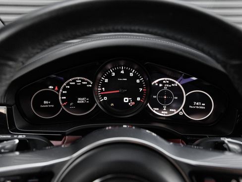 Certified 2023 Porsche Cayenne Platinum Edition AWD/4WD image 19