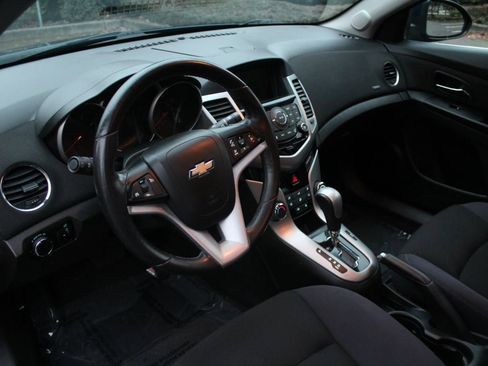 Used 2013 Chevrolet Cruze Eco image 16