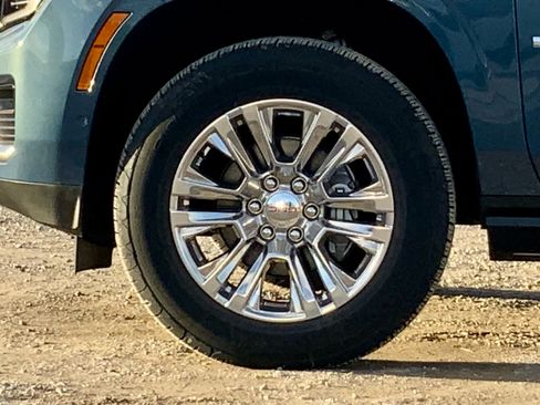 New 2026 GMC Yukon XL Denali w/ Sun & Power Step Package image 17