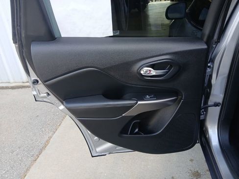 Used 2019 Jeep Cherokee Limited w/ Trailer Tow Group image 35