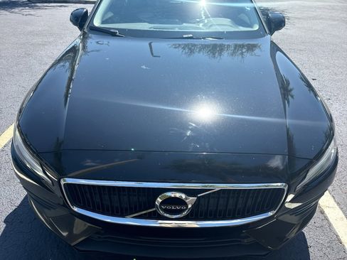 Used 2020 Volvo S60 T5 Momentum FWD image 8