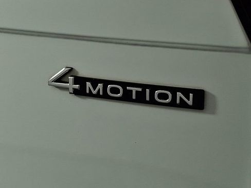 Used 2022 Volkswagen Tiguan SE image 31