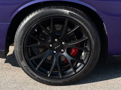 Used 2016 Dodge Challenger SRT Hellcat image 12