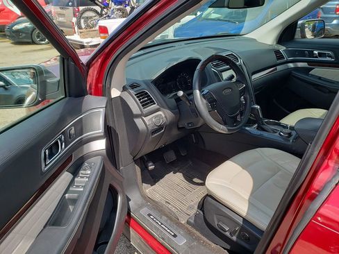 Used 2017 Ford Explorer Platinum AWD/4WD image 6