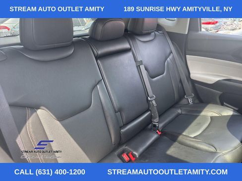 Used 2022 Jeep Compass Limited w/ Sun and Sound Group image 12