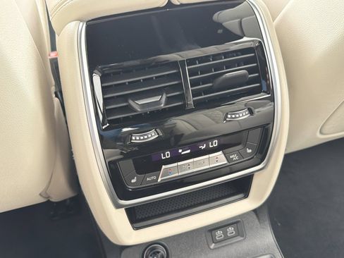 New 2027 BMW X7 xDrive40i w/ M Sport Package AWD/4WD image 19