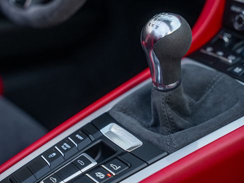 Used 2016 Porsche Boxster Spyder image 18