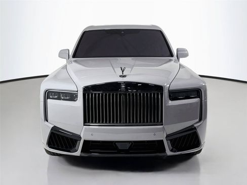 Used 2025 Rolls-Royce Cullinan Black Badge AWD/4WD image 11