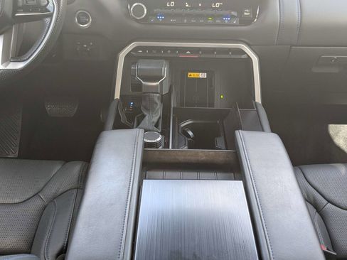 Used 2024 Toyota Tundra Platinum AWD/4WD image 21