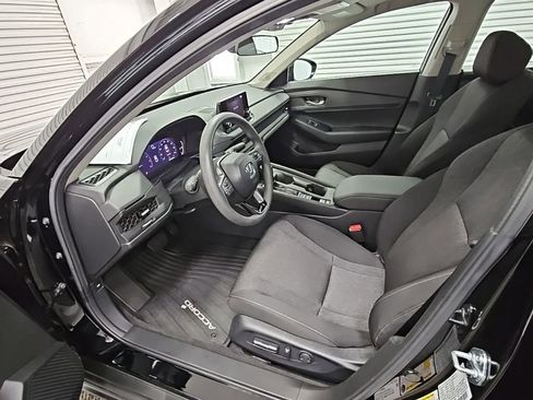 Used 2025 Honda Accord SE image 10