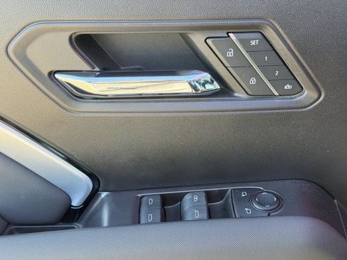 Used 2024 Chevrolet Colorado Z71 w/ Z71 Convenience Package 2 image 21