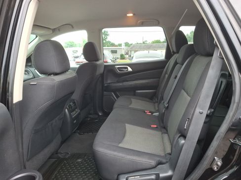 Used 2019 Nissan Pathfinder S AWD/4WD image 11