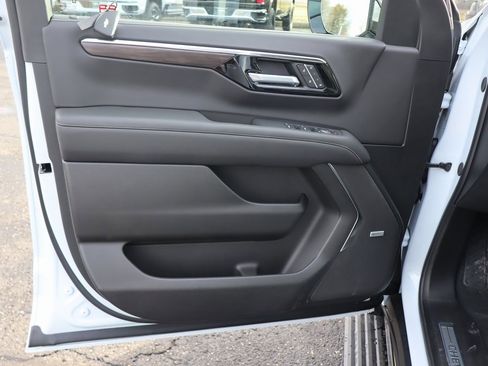 New 2026 Chevrolet Tahoe Premier image 3