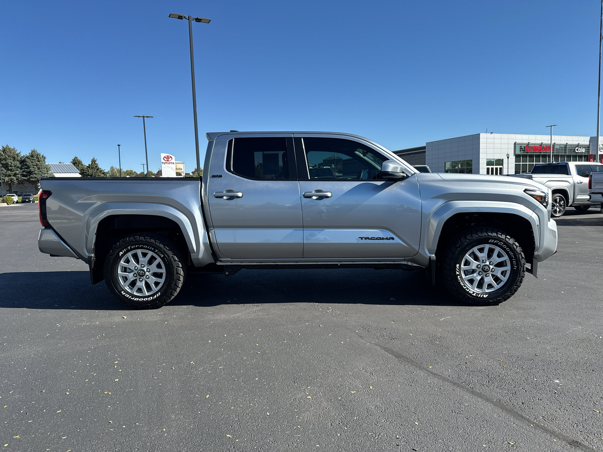 Certified 2026 Toyota Tacoma SR5 AWD/4WD image 3