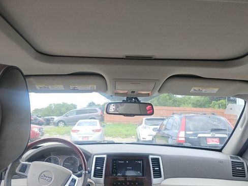 Used 2009 Jeep Grand Cherokee Overland image 9