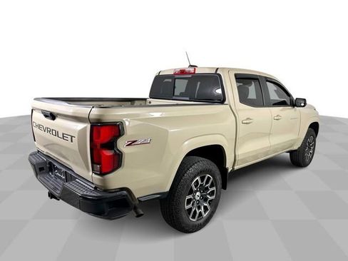 Used 2023 Chevrolet Colorado Z71 AWD/4WD image 8