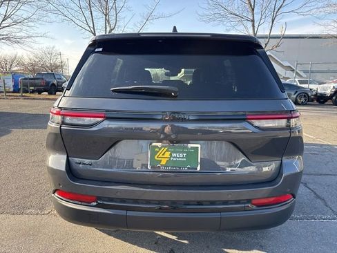 Certified 2022 Jeep Grand Cherokee Altitude image 18