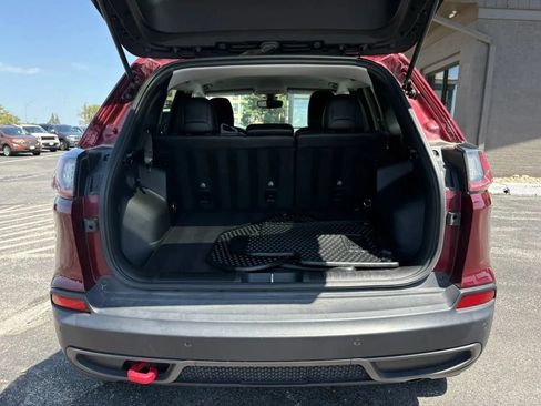 Used 2020 Jeep Cherokee Trailhawk w/ Cold Weather Group AWD/4WD image 9