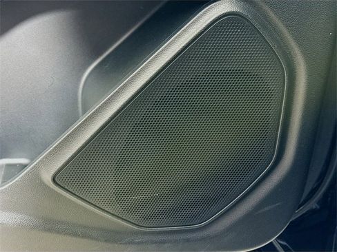 Used 2020 Ford Explorer XLT w/ Comfort Package image 14