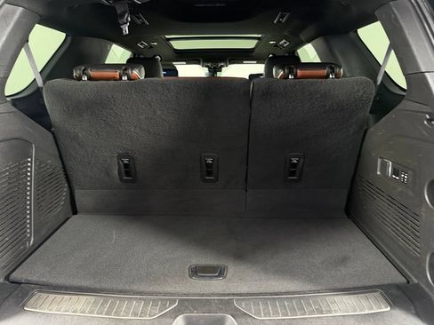 Used 2023 GMC Yukon Denali Ultimate AWD/4WD image 32