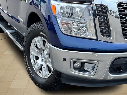 Used 2017 Nissan Titan SV AWD/4WD image 42