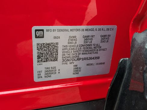 Used 2024 Chevrolet Equinox EV LT FWD image 37