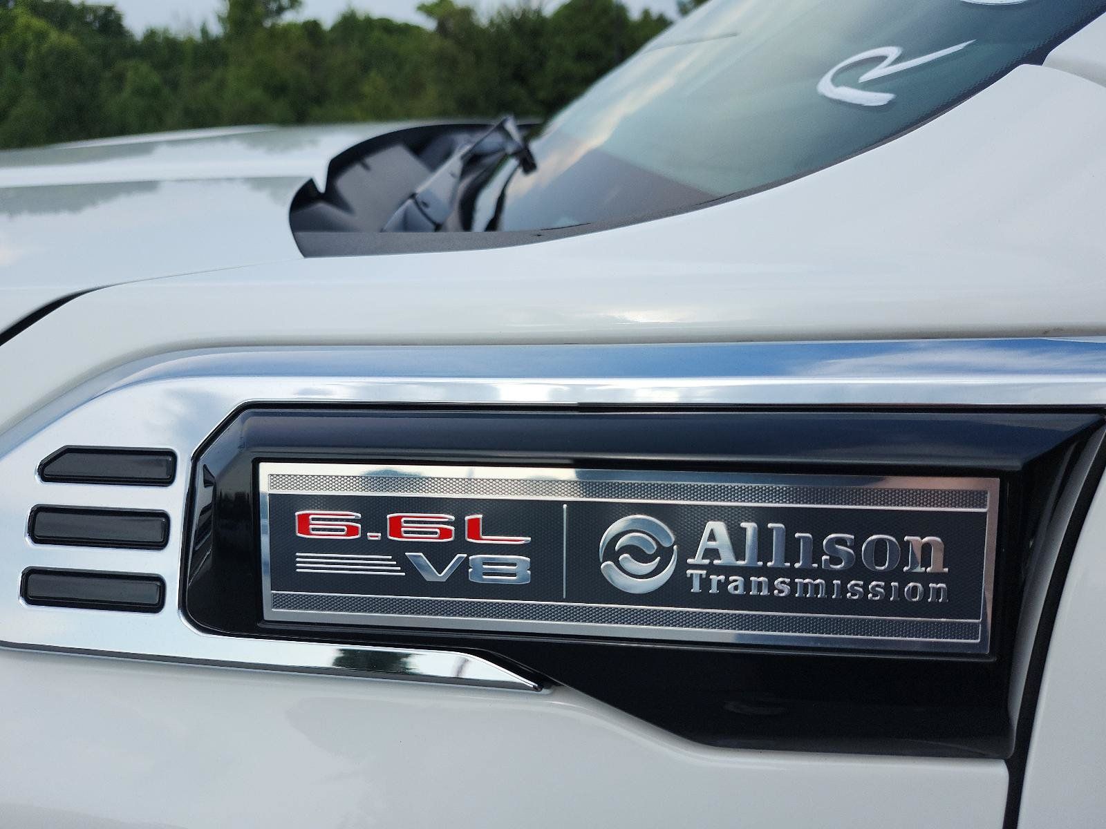 Used 2024 GMC Sierra 2500 SLT w/ SLT Premium Package AWD/4WD image 3