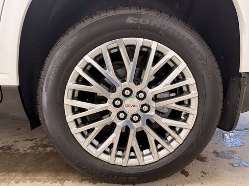 Used 2024 GMC Acadia Denali w/ LPO, Floor Liner Package image 12