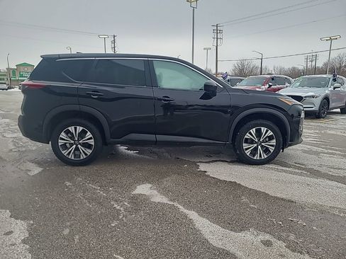Used 2023 Nissan Rogue SV image 6