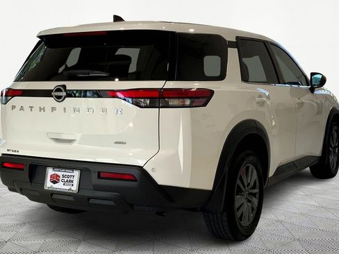 Used 2023 Nissan Pathfinder S image 5