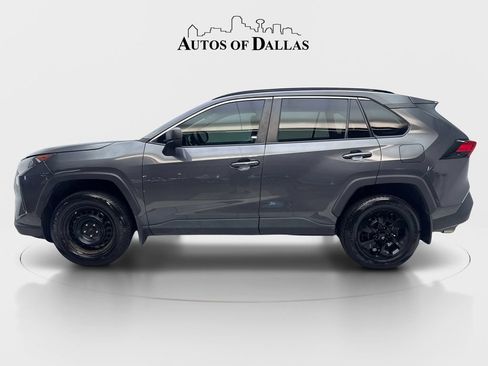Used 2021 Toyota RAV4 LE FWD image 4