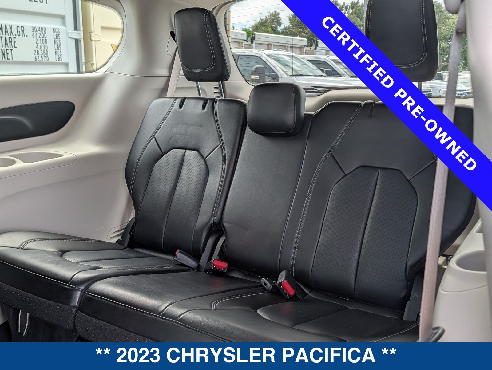Used 2023 Chrysler Pacifica Touring-L FWD image 17