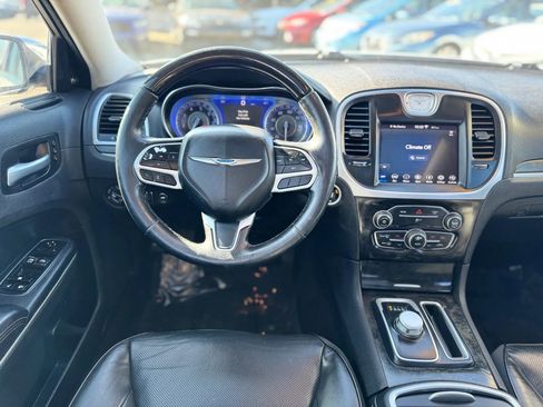 Used 2020 Chrysler 300 Limited image 27