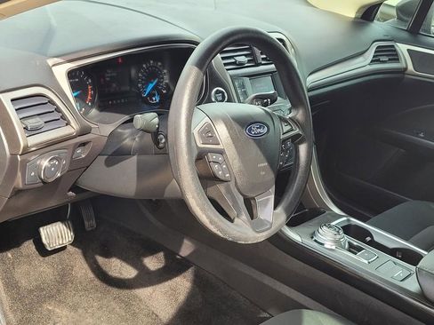 Used 2018 Ford Fusion SE image 21