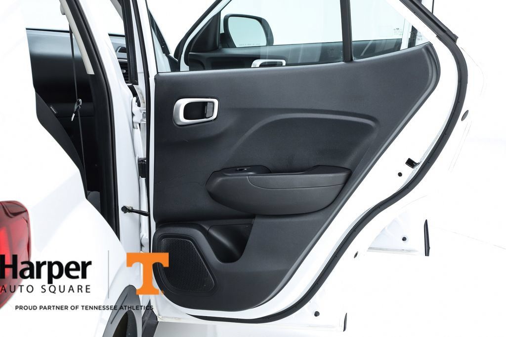 Used 2021 Hyundai Venue SE FWD image 64