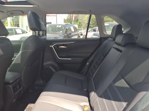 Used 2025 Toyota RAV4 XLE Premium image 7