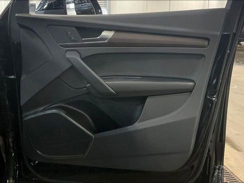 Certified 2025 Audi Q5 2.0T Premium image 24