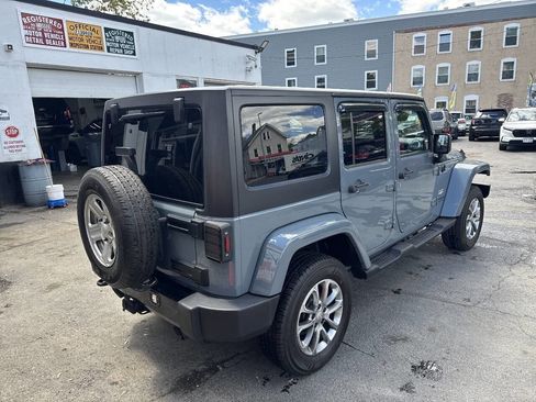 Used 2015 Jeep Wrangler Unlimited Sahara w/ Dual Top Group AWD/4WD image 5