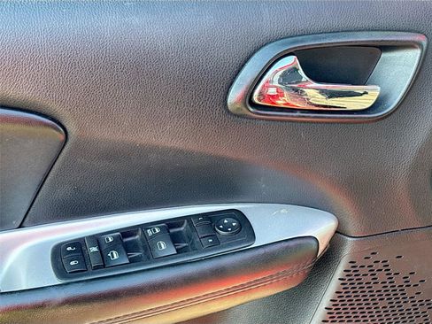 Used 2017 Dodge Journey SXT w/ Safe & Sound Group image 18