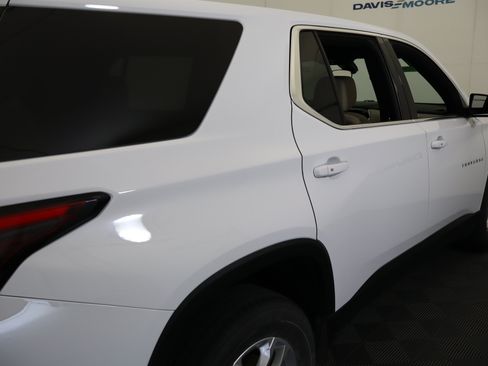 Used 2023 Chevrolet Traverse LS FWD image 7