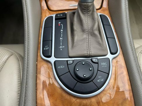 Used 2008 Mercedes-Benz SL 550 image 32